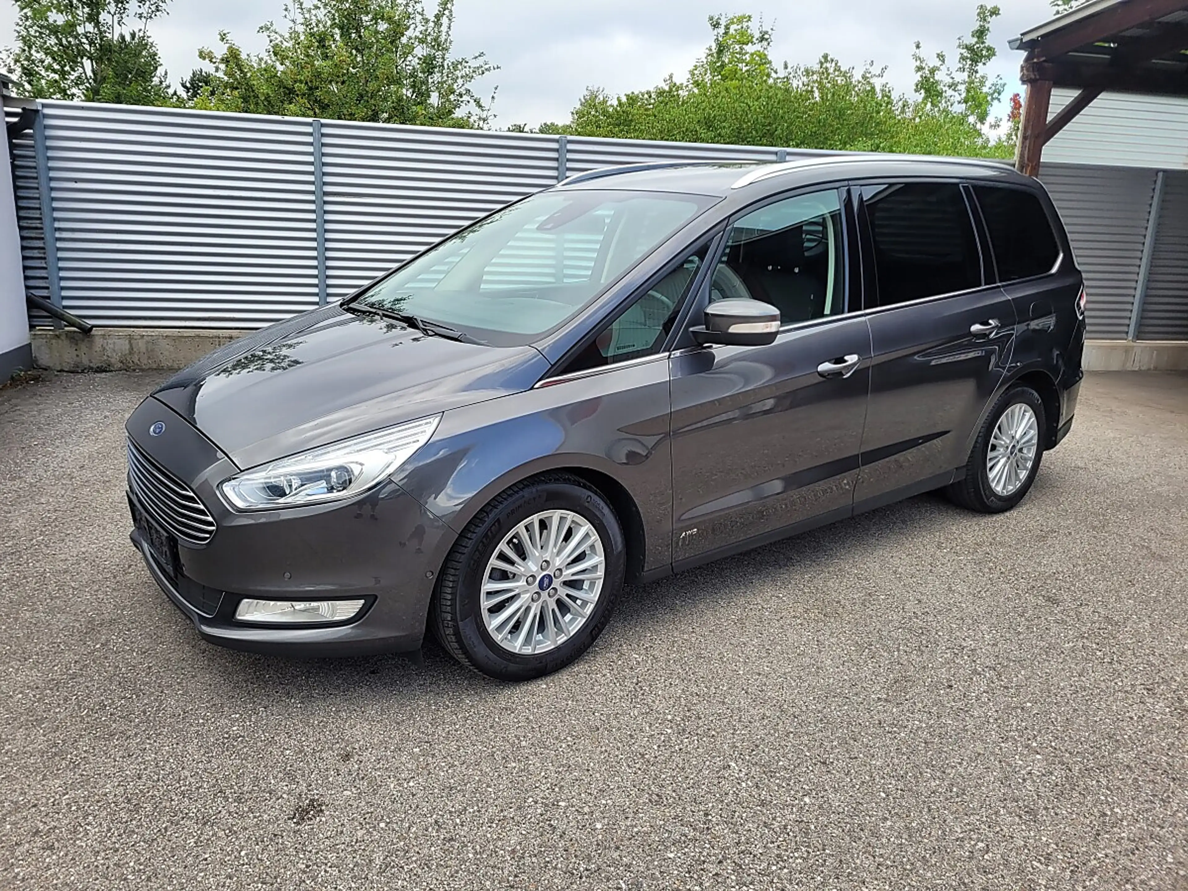 Ford Galaxy 2,0 EcoBlue SCR AWD Titanium Aut. — photo 3