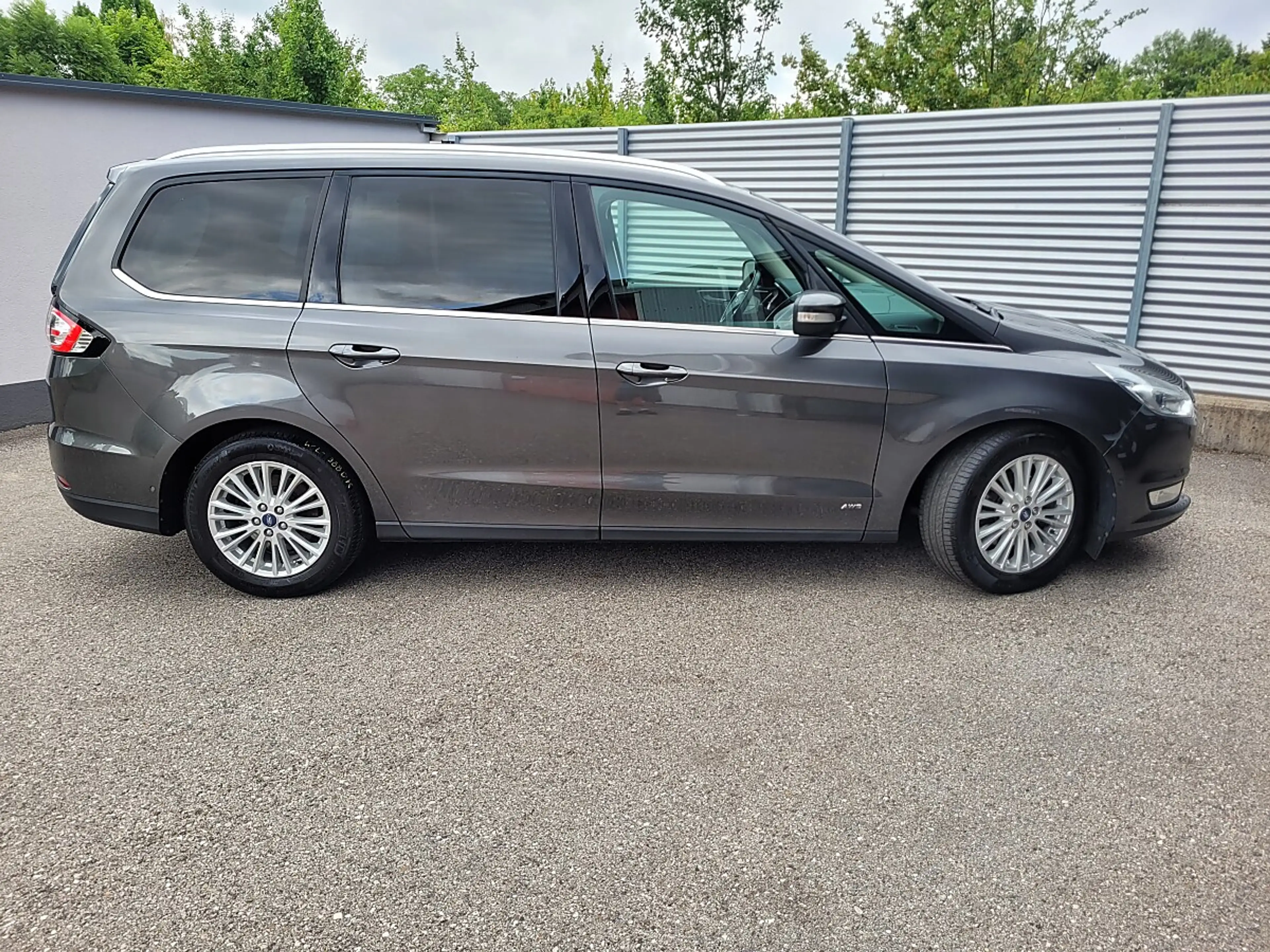 Ford Galaxy 2,0 EcoBlue SCR AWD Titanium Aut. — photo 4