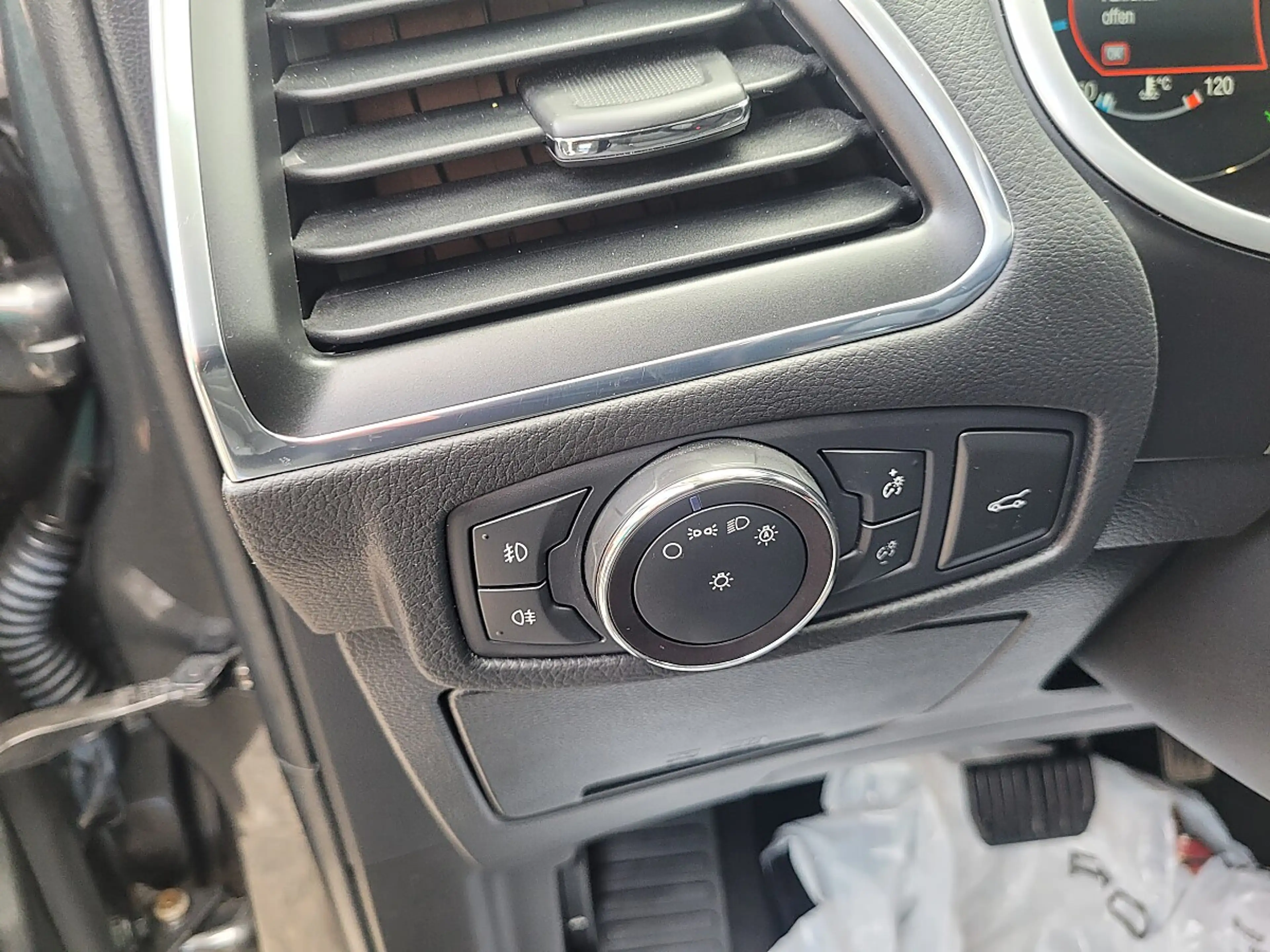 Ford Galaxy 2,0 EcoBlue SCR AWD Titanium Aut. — photo 13