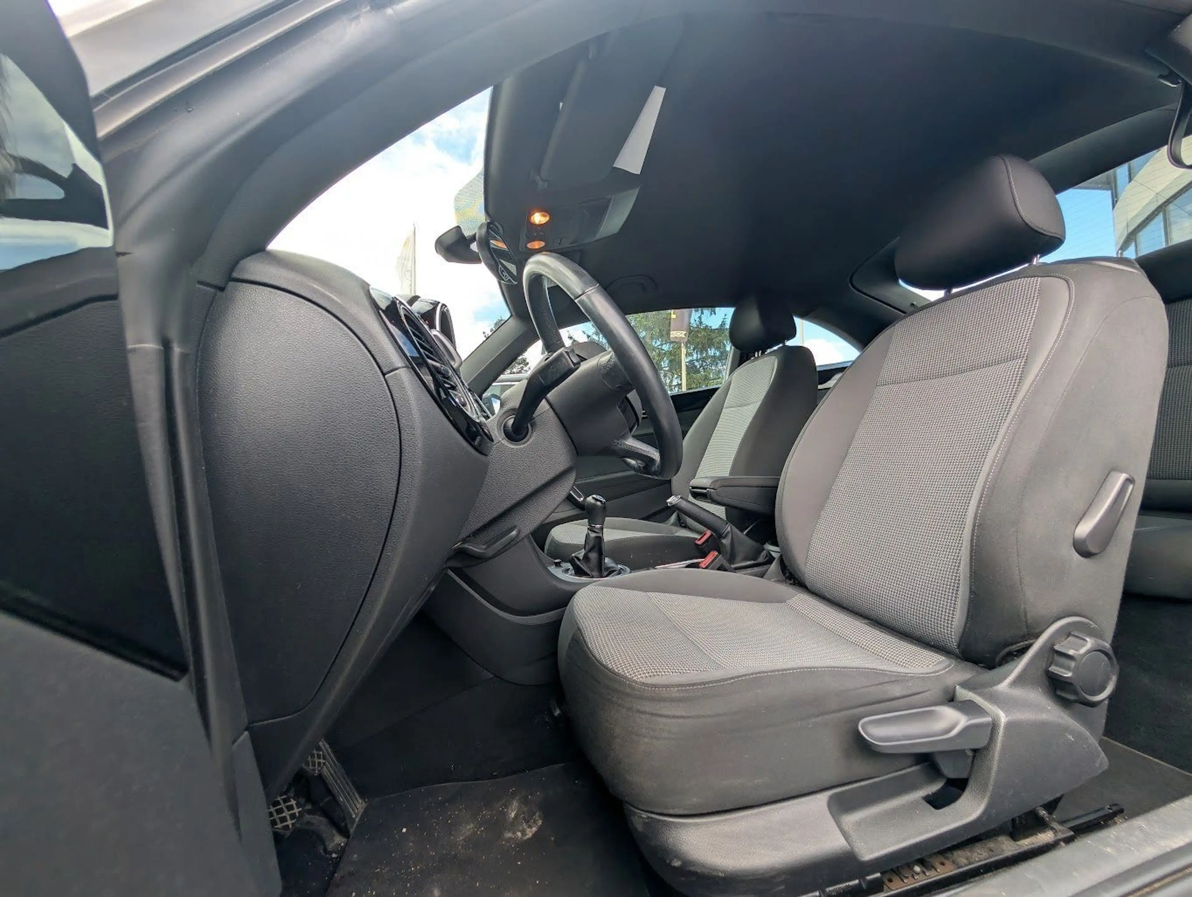 Volkswagen Beetle Beetle Fender Edition XENON. FENDER. PDC. TEMP — photo 10