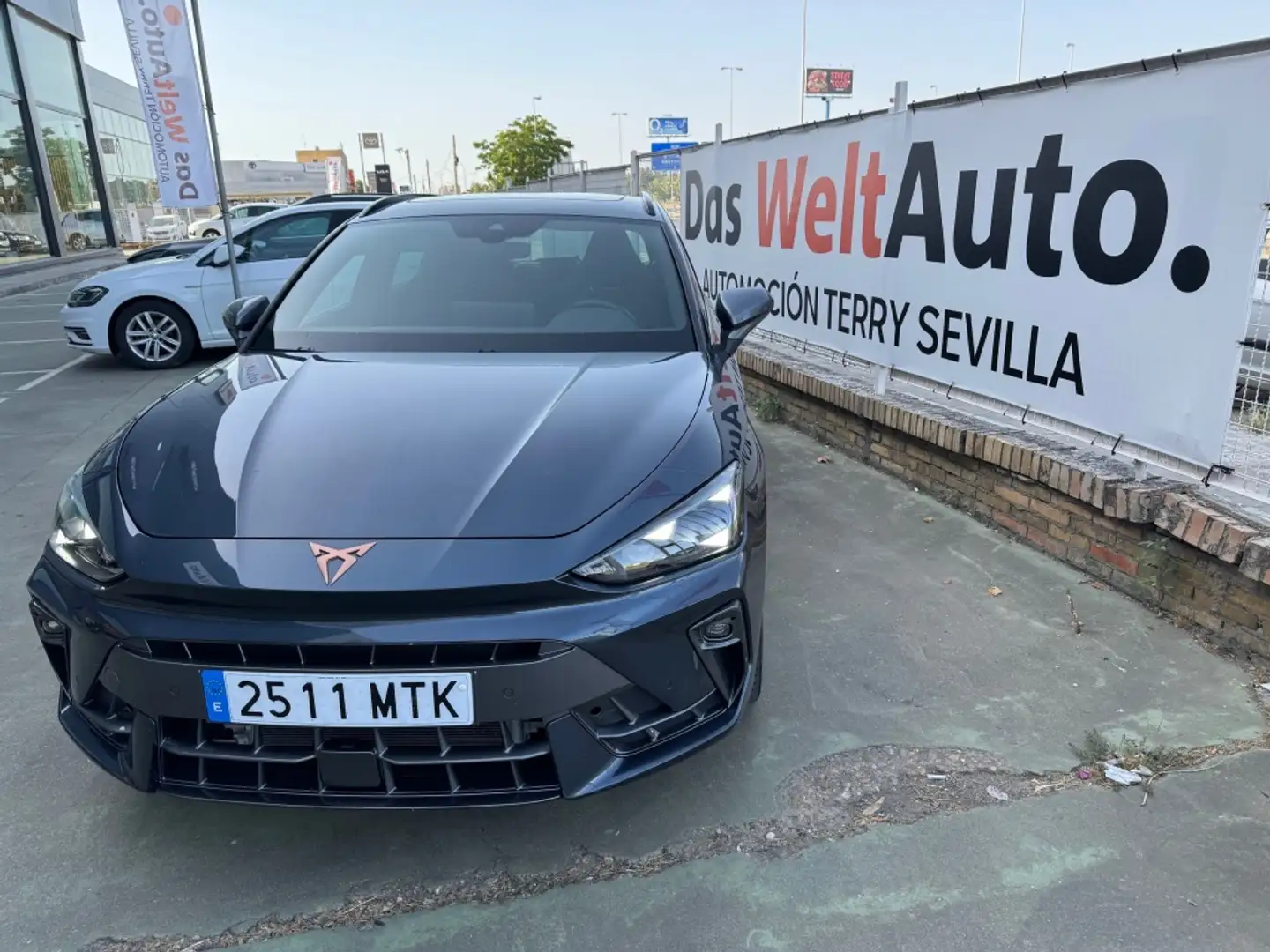 CUPRA Leon Sportstourer 1.5 eTSI 110 DSG Grigio - 1