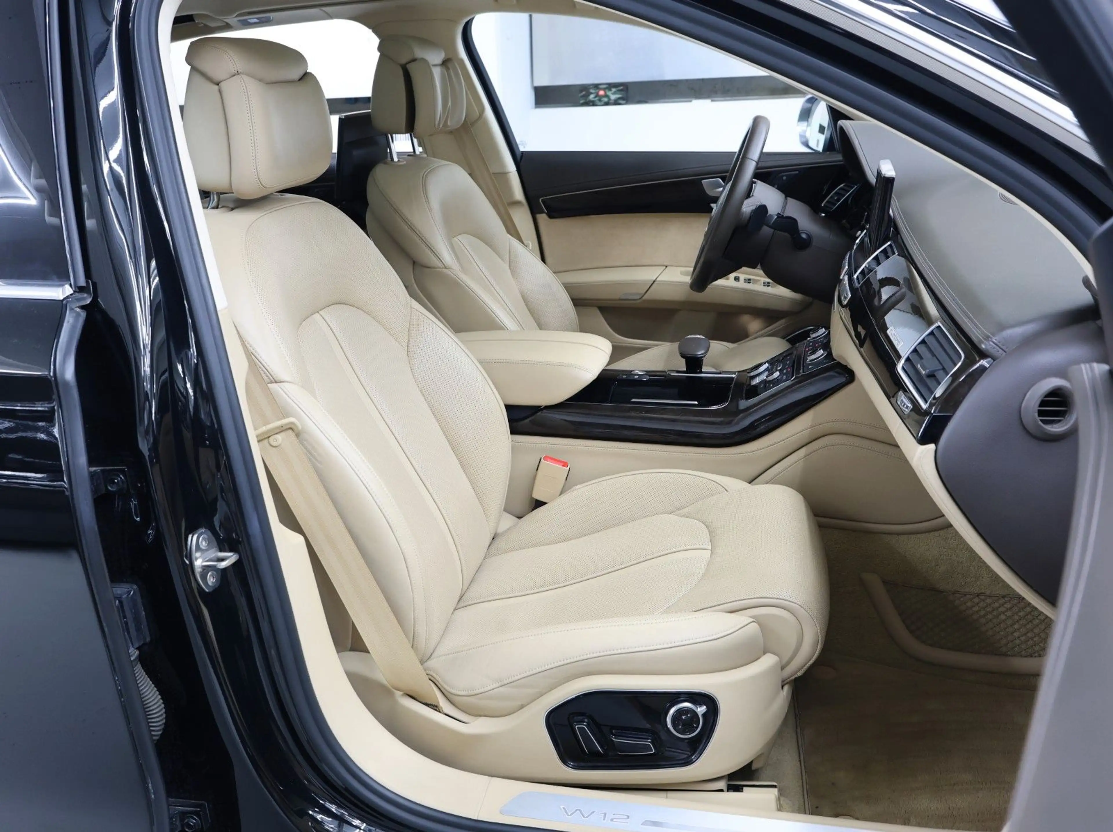 Audi A8 6.3 FSI W12 L B&O Keramik Voll — photo 15