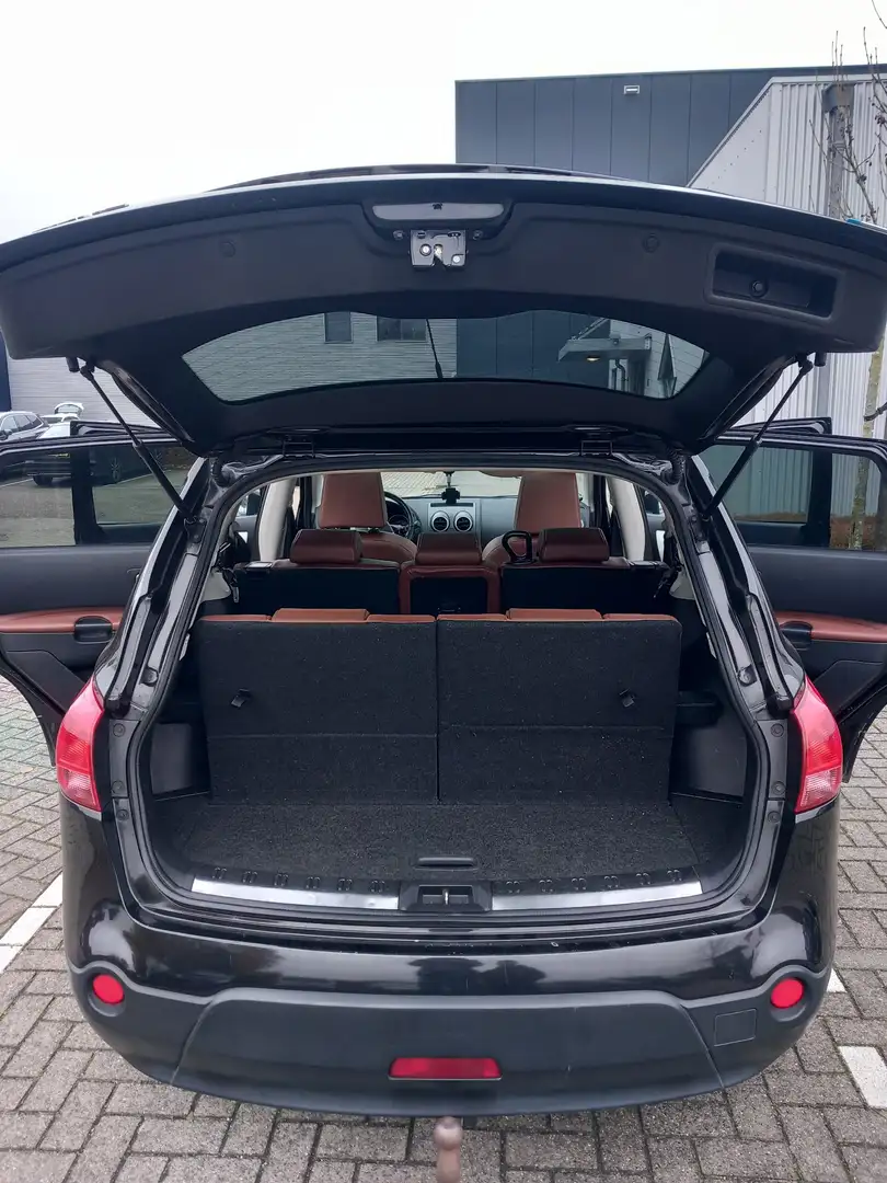 Nissan Qashqai+2 2.0 Optima 4WD Fekete - 1