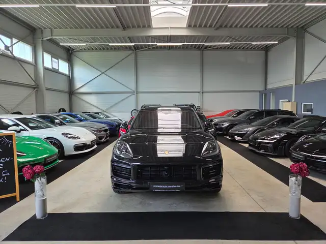 Porsche Cayenne GTS main image