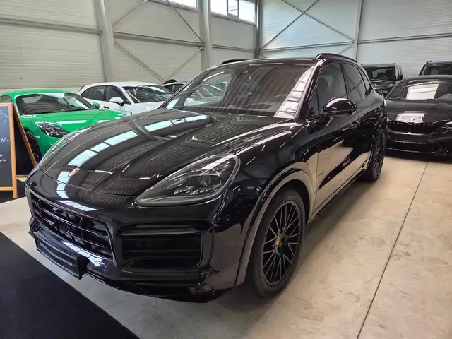 Porsche Cayenne GTS view 6