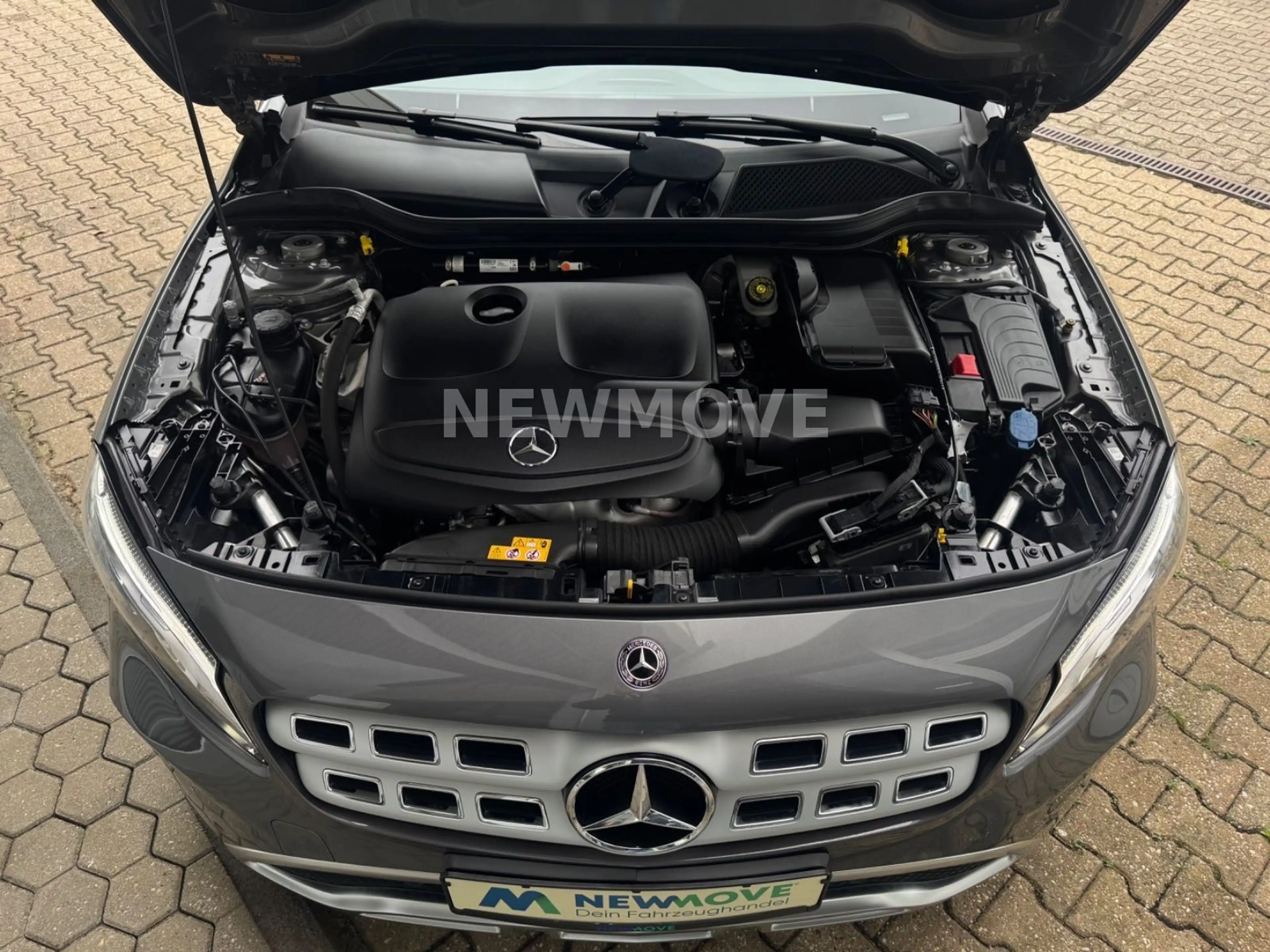 Mercedes-Benz GLA 180 LED Navi SHZ Allwetter Tempo. Keyless — photo 8