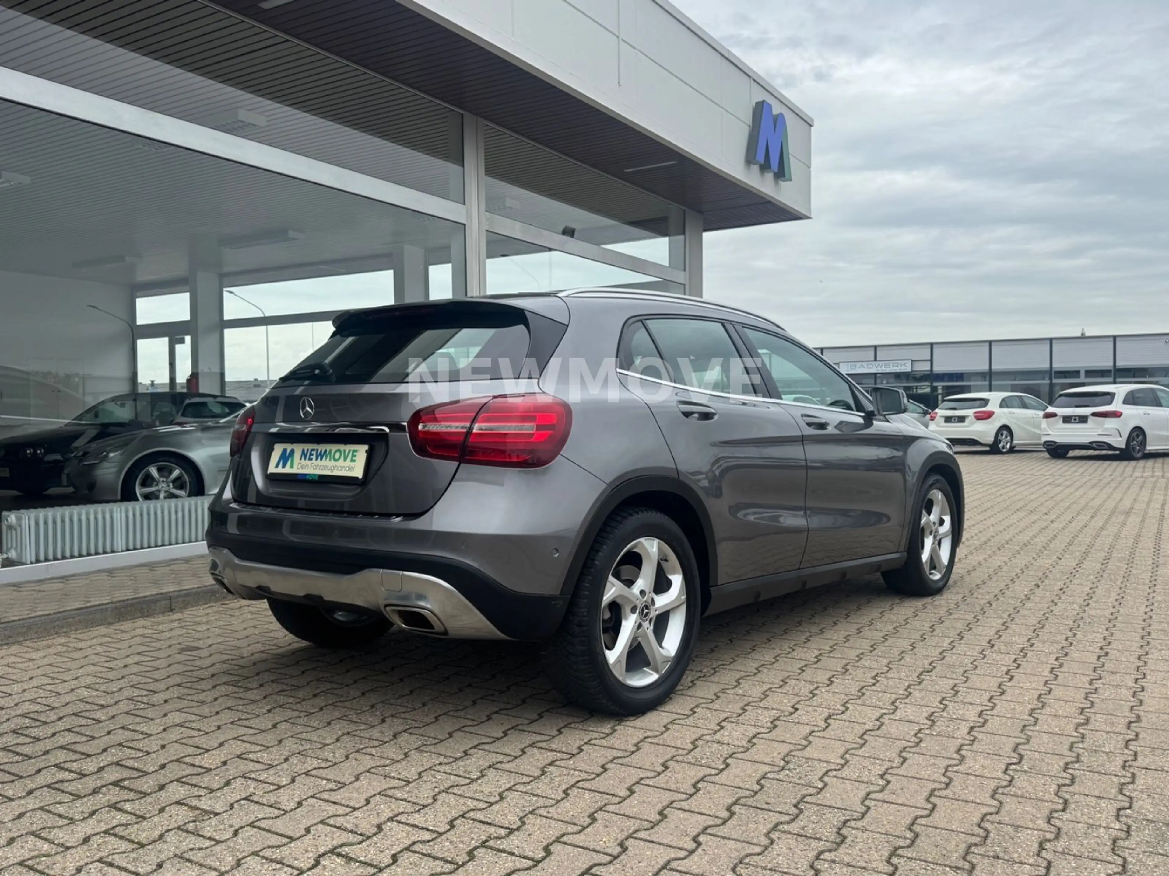 Mercedes-Benz GLA 180 LED Navi SHZ Allwetter Tempo. Keyless — photo 4