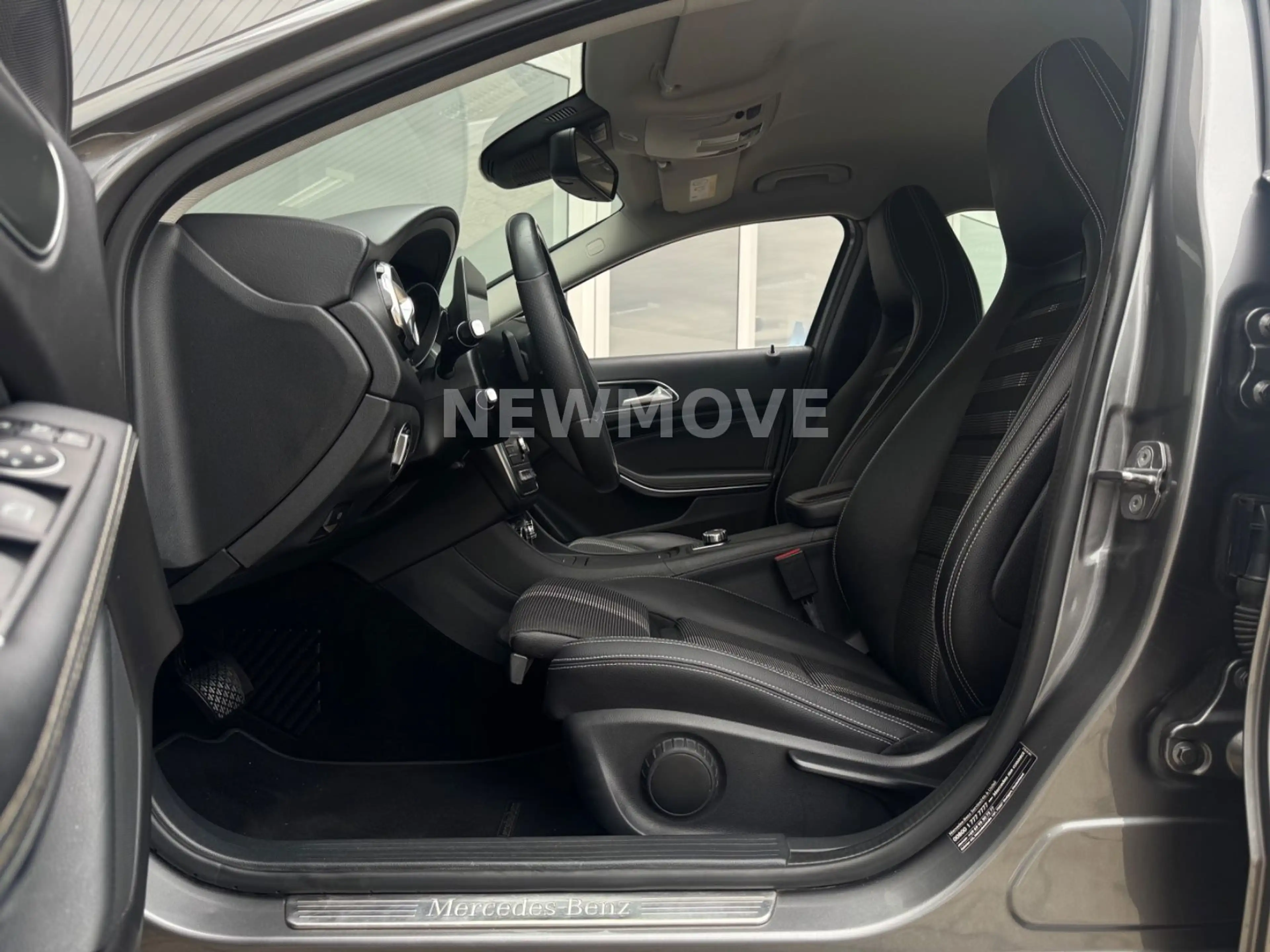 Mercedes-Benz GLA 180 LED Navi SHZ Allwetter Tempo. Keyless — photo 11