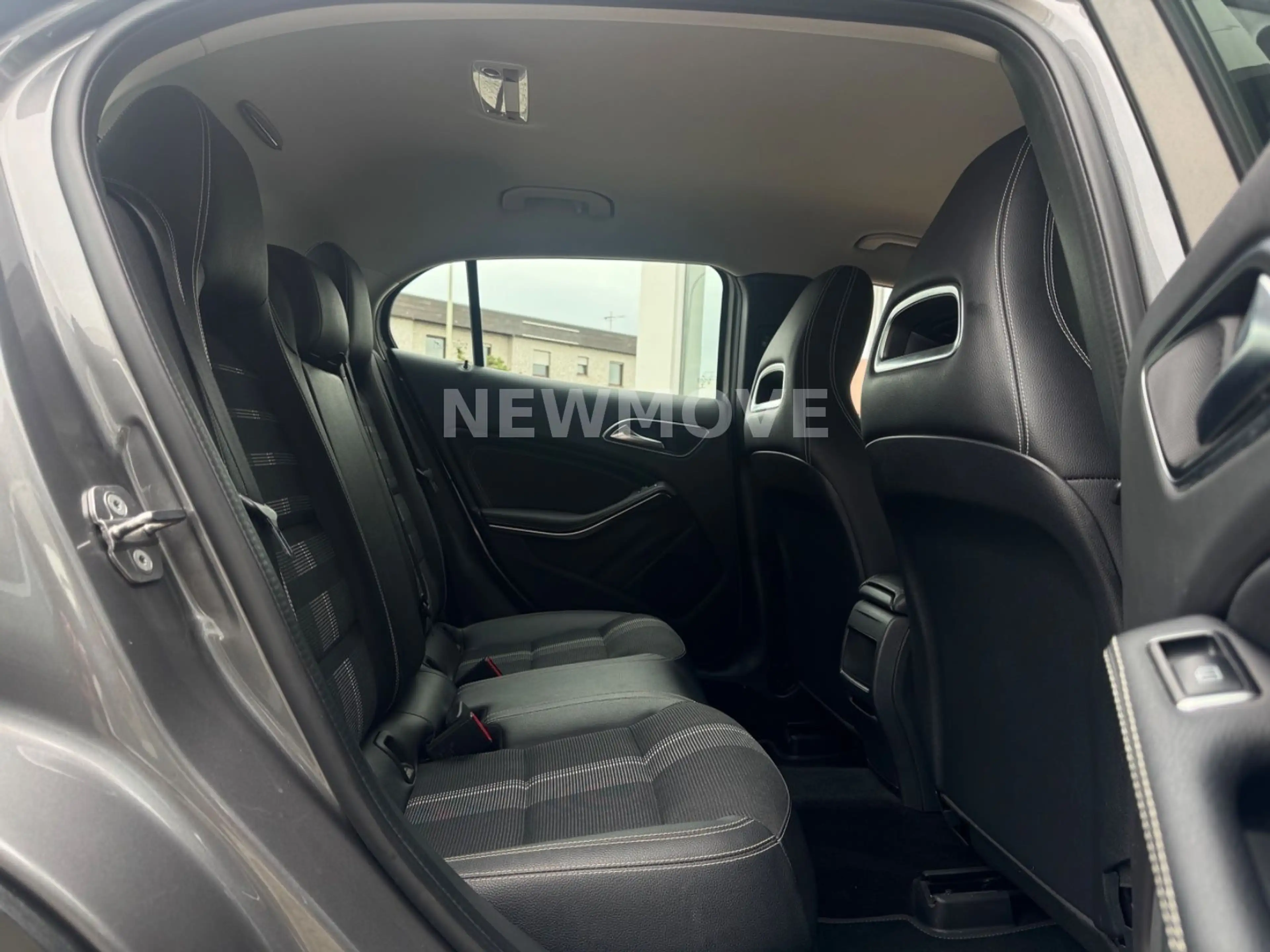 Mercedes-Benz GLA 180 LED Navi SHZ Allwetter Tempo. Keyless — photo 14