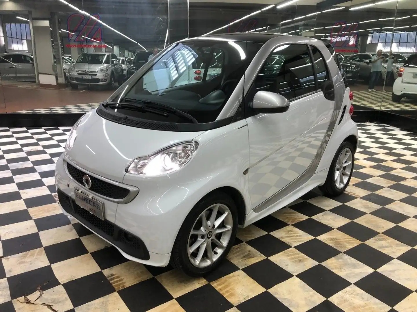 smart forTwo 800 40 kW coupé passion cdi Weiß - 1