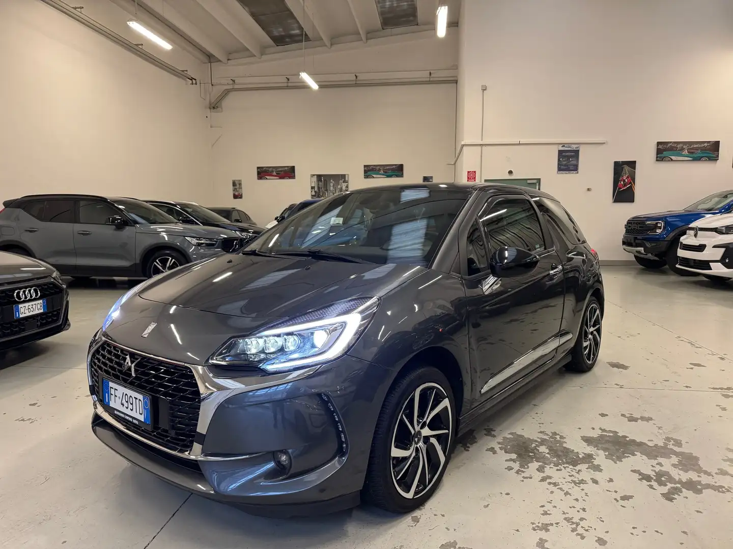 DS Automobiles DS 3 1.2 Puretech Sport Chic 82CV OTTIMO PREZZO Grau - 1