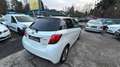 Toyota Yaris Club Hybrid Pano+Navi+Automatik Weiß - thumbnail 4