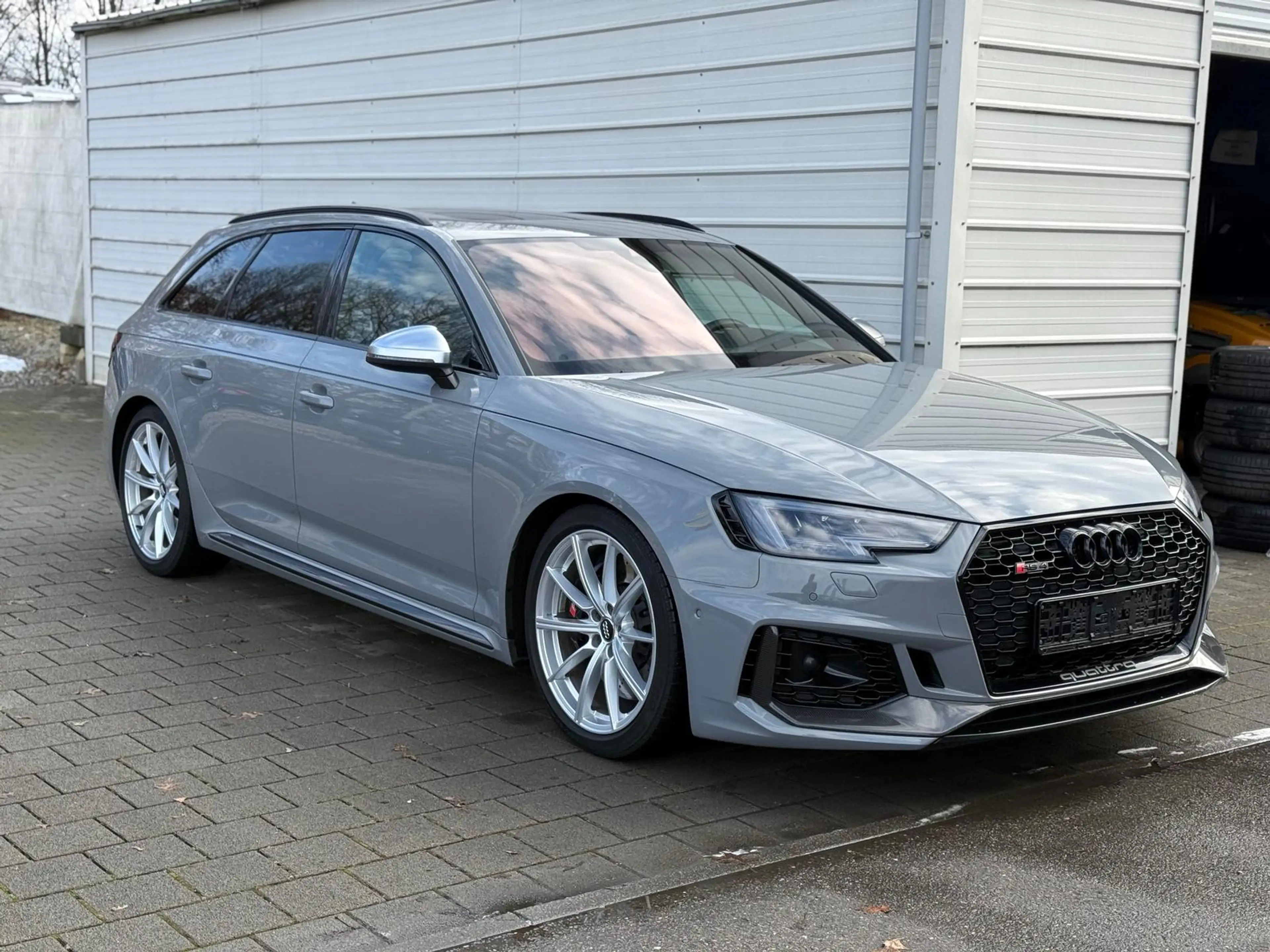 Audi RS4 Audi RS4 Avant Quattro *ACC*Matrix*DriveSelect*B&O — photo 2