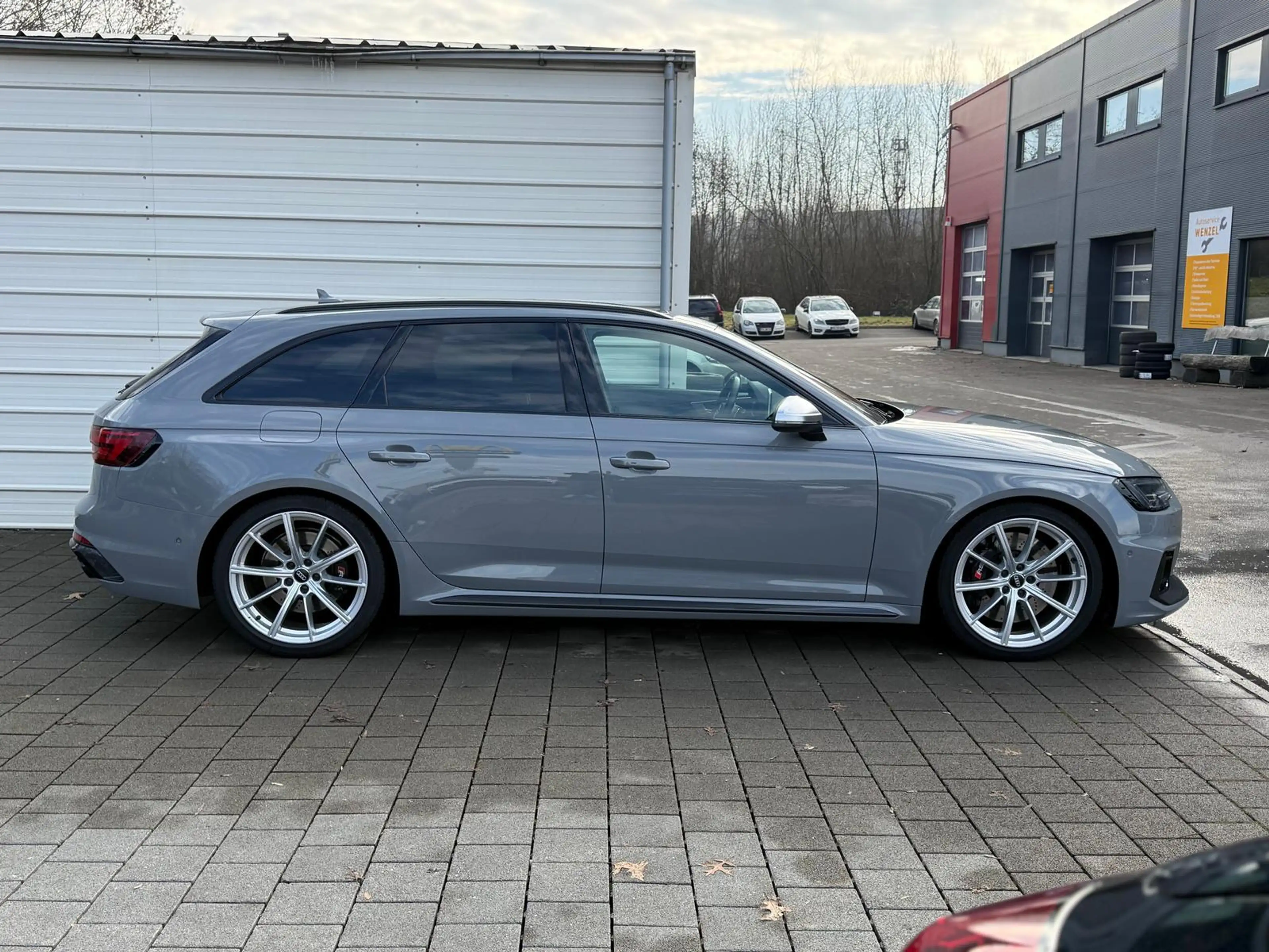 Audi RS4 Audi RS4 Avant Quattro *ACC*Matrix*DriveSelect*B&O — photo 4
