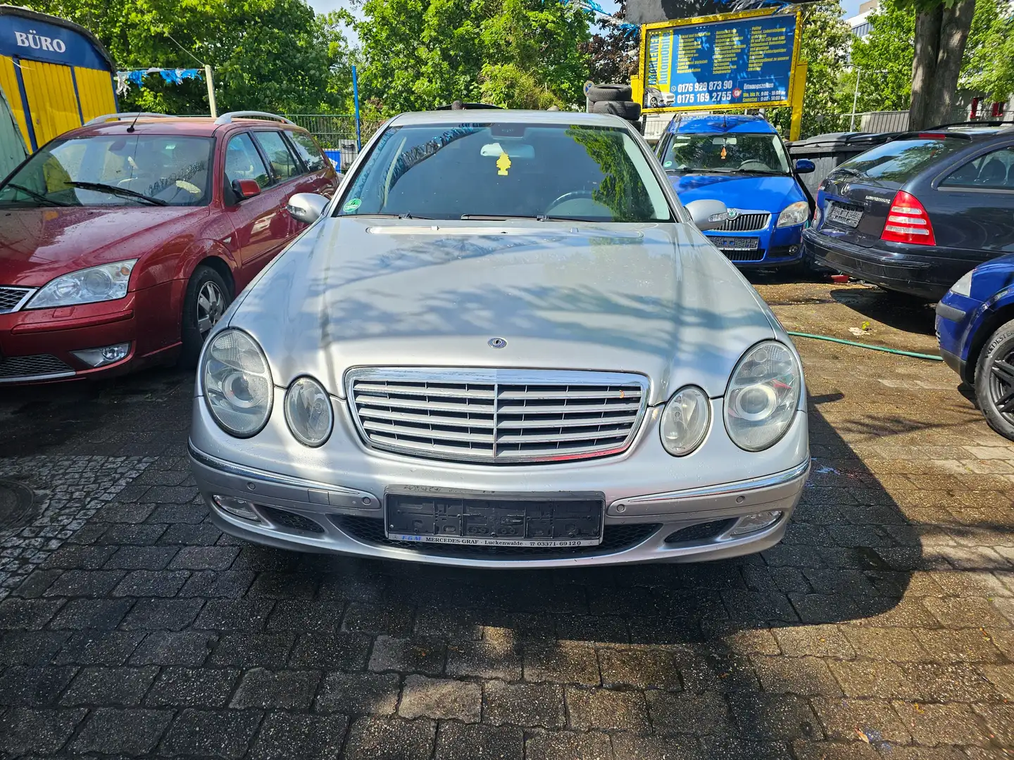 Mercedes-Benz E 240 E -Klasse Tüv Neu 8.2026 AUTOMATIK PDC ALU Срібний - 2