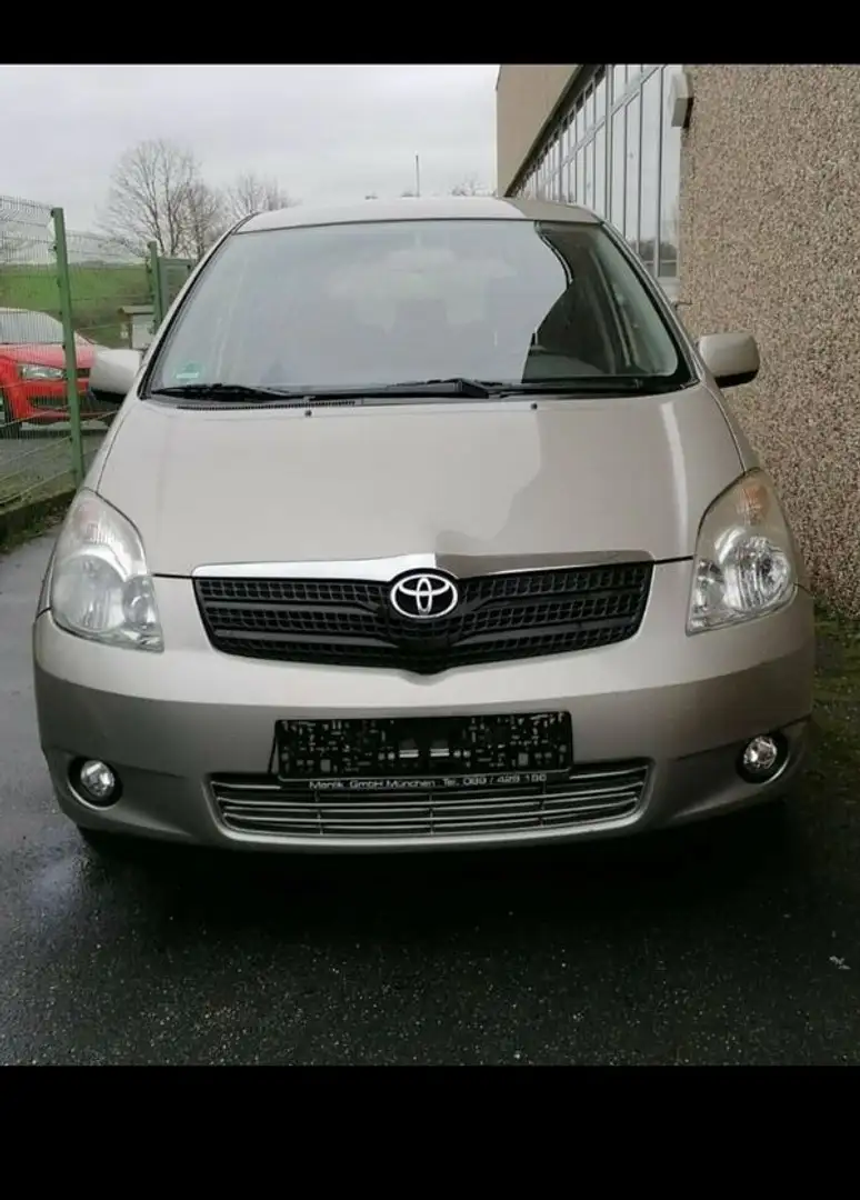 Toyota Corolla Verso Goud - 1