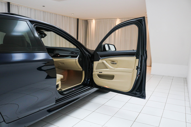BMW 550 550i High Executive M Sport - 2 owners / 1st paint — photo 12