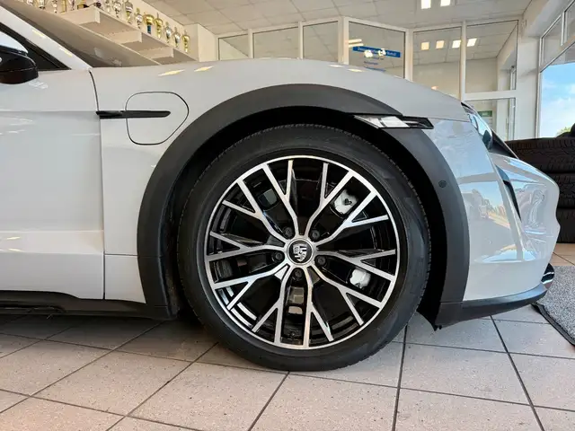 Porsche Taycan view 6