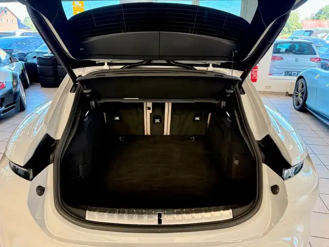 Porsche Taycan view 11