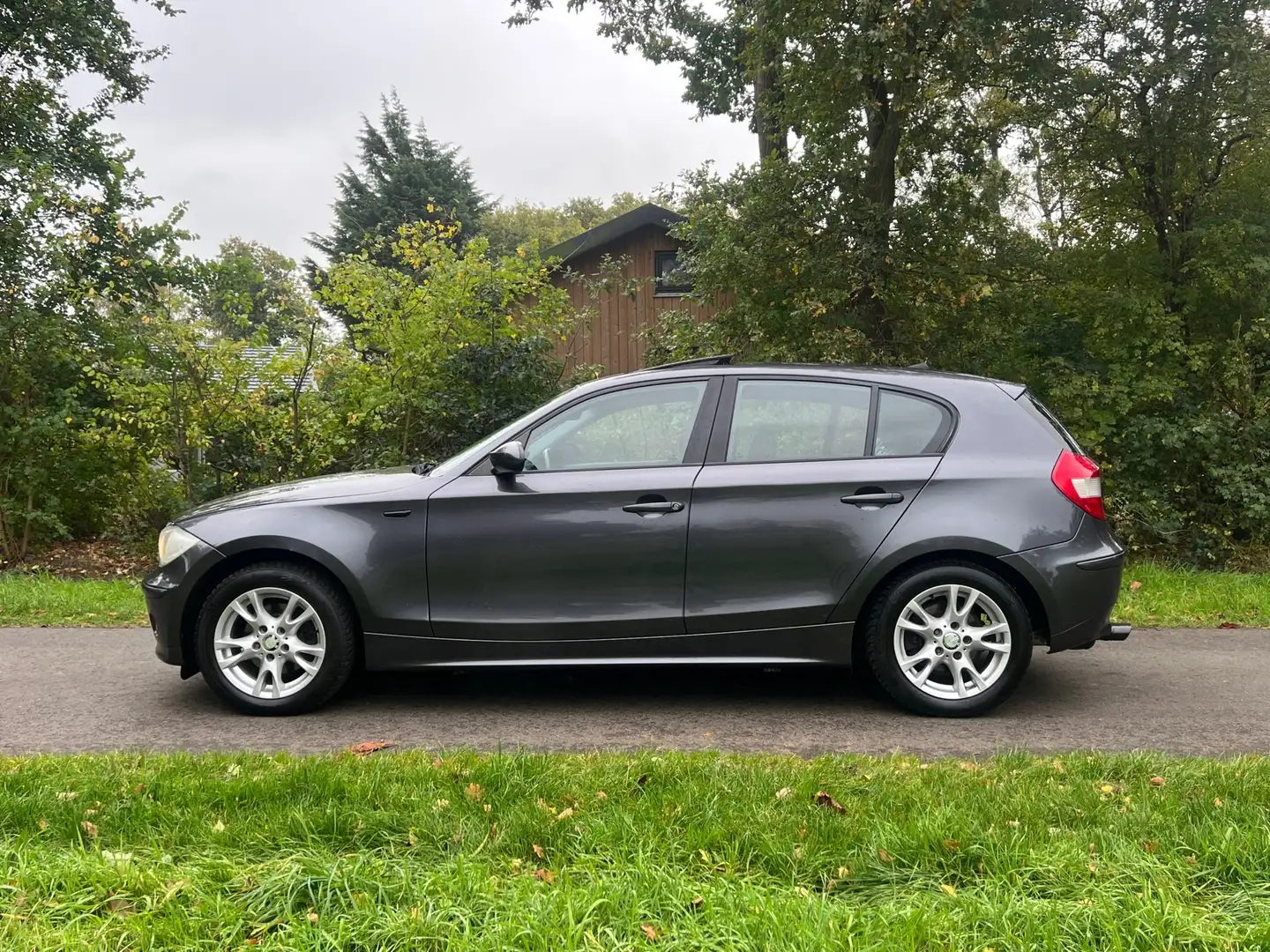 BMW 120 1-serie 120i High Executive | Schuifdak + Cruise + Grijs - 2