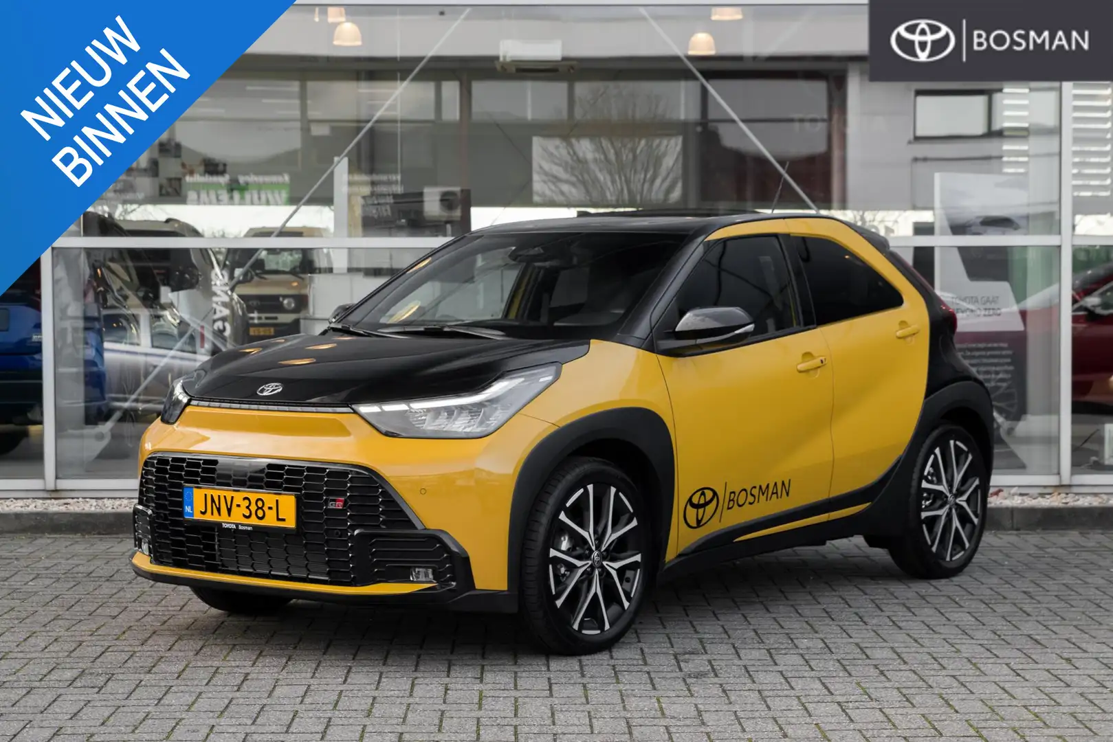 Toyota Aygo X Hybrid 115 GR Sport Jaune - 1