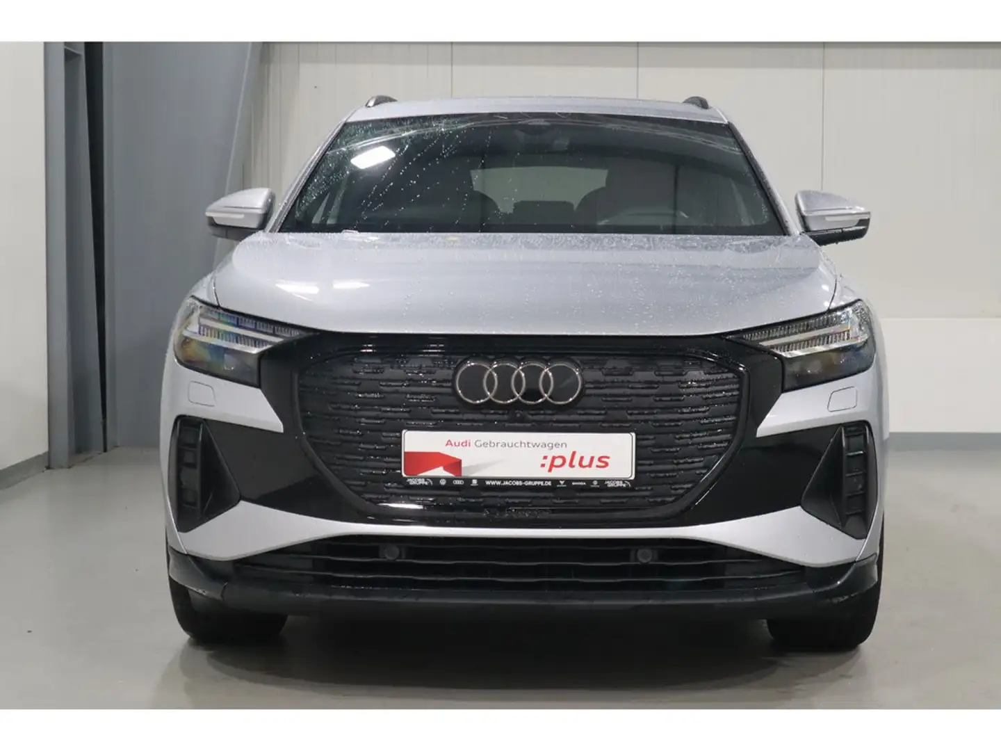 Audi Q4 e-tron Silber - 2