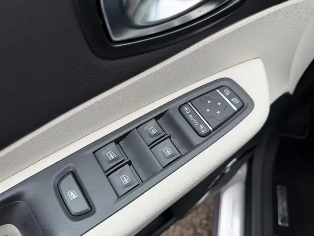 Renault Captur view 12