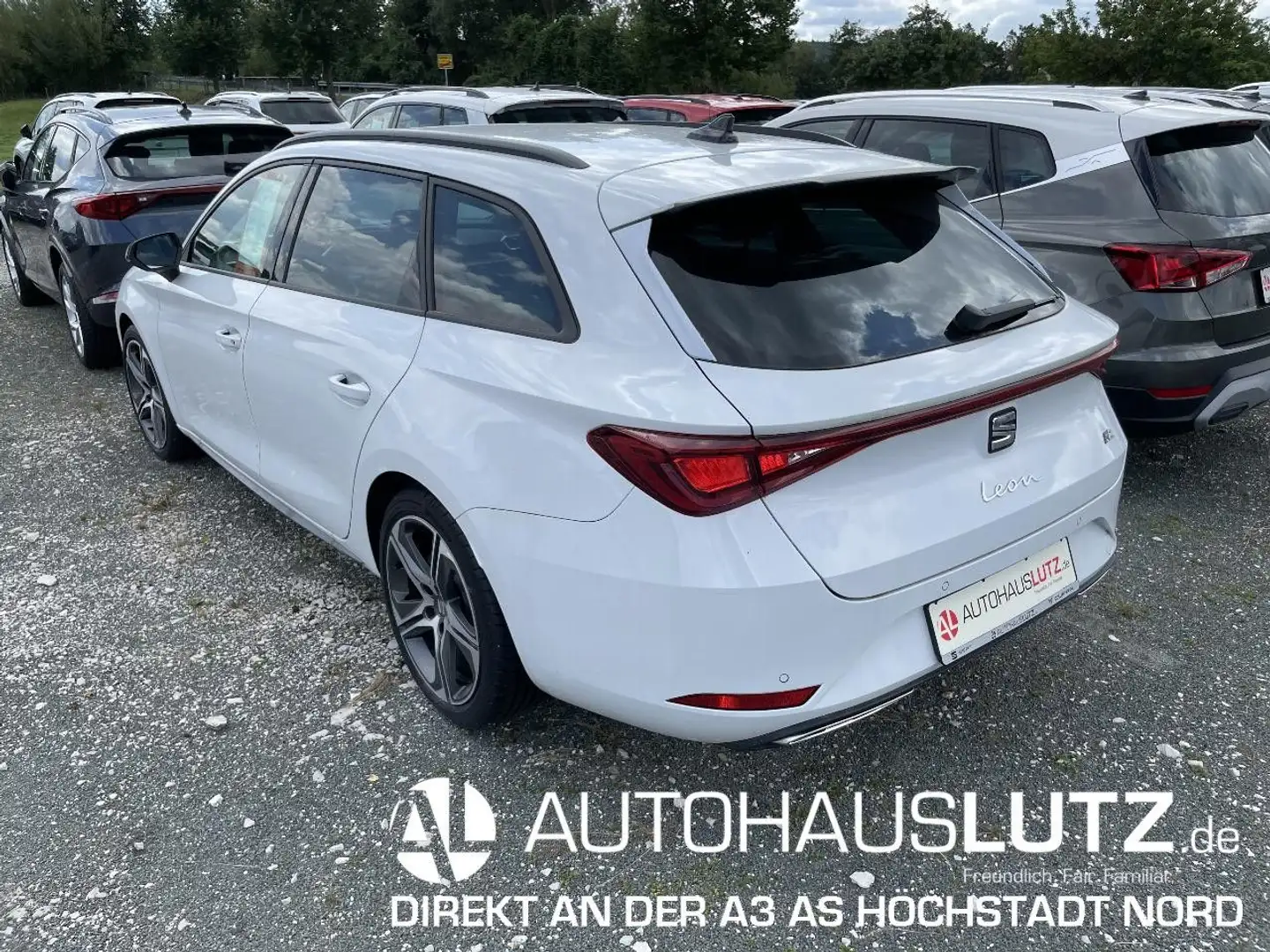 SEAT Leon Sportstourer FR Plus 1.5 eTSI ACT 11  [...] Weiß - 2