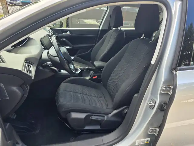 Peugeot 308 view 11