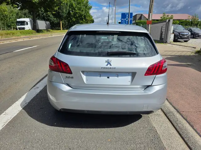 Peugeot 308 view 6