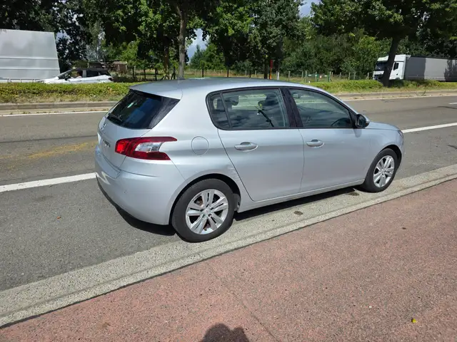 Peugeot 308 view 7