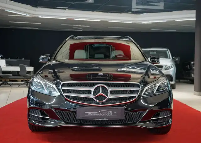 Mercedes-Benz E 400 4 Matic AHK KeylessGo Airmatic ILS Massage