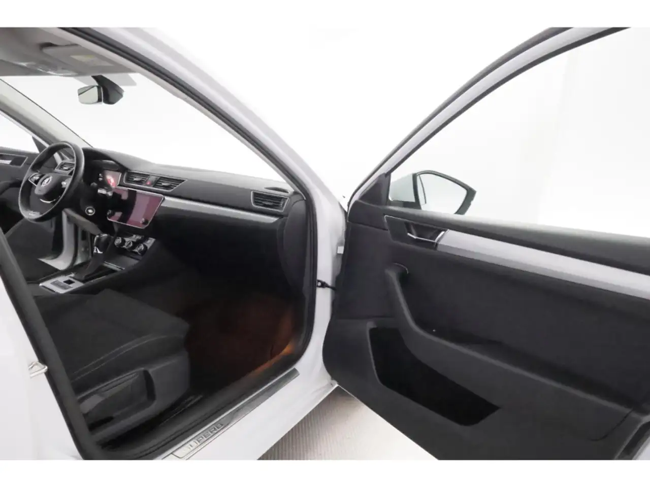Skoda Superb 2.0TDI Combi DSG Ambition+LED+NAVI+KAMERA, миниатюра 21
