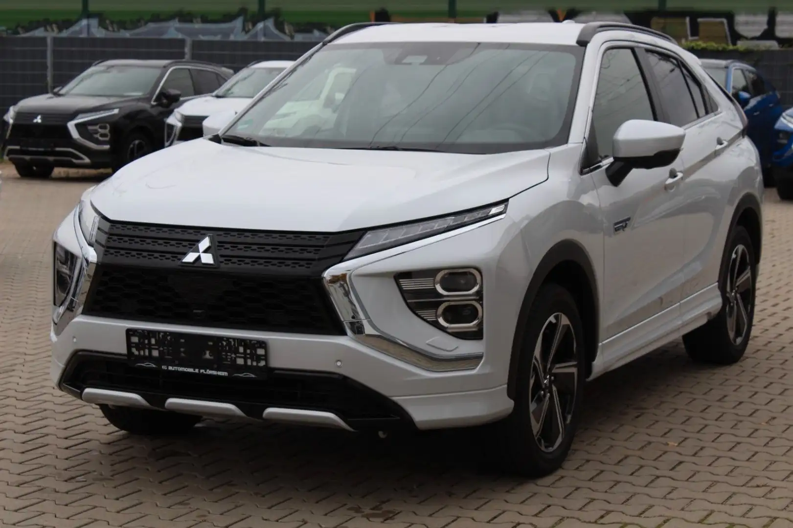 Mitsubishi Eclipse Cross 2.4 Plus Select Black 4WD ACC LED Blanc - 1