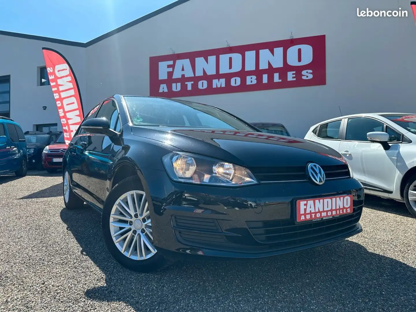 Volkswagen Golf VII 1.6 Tdi 110Ch BlueMotion Trendline Noir - 1