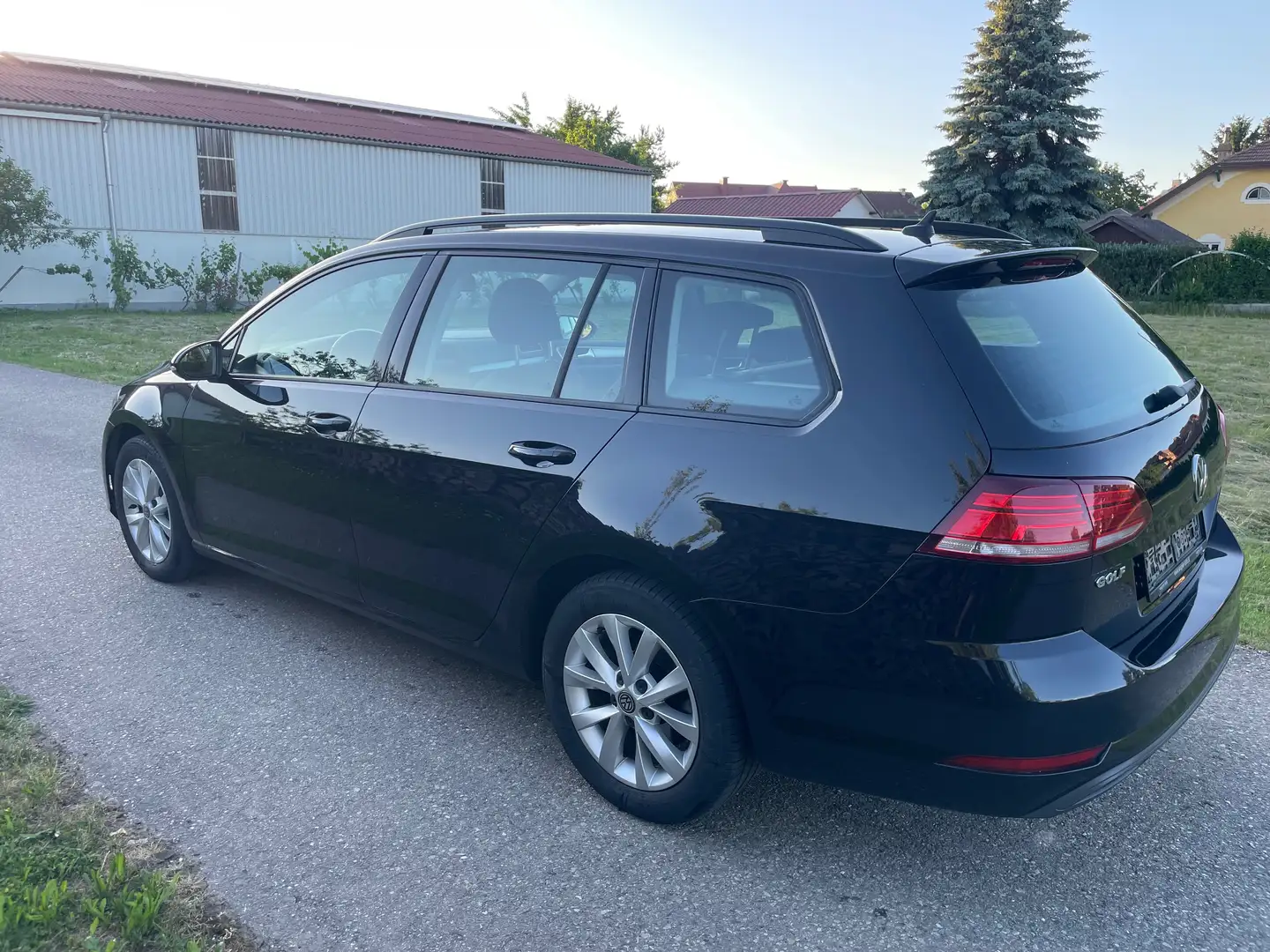 Volkswagen Golf Variant Golf Variant 1,6 TDI Schwarz - 2