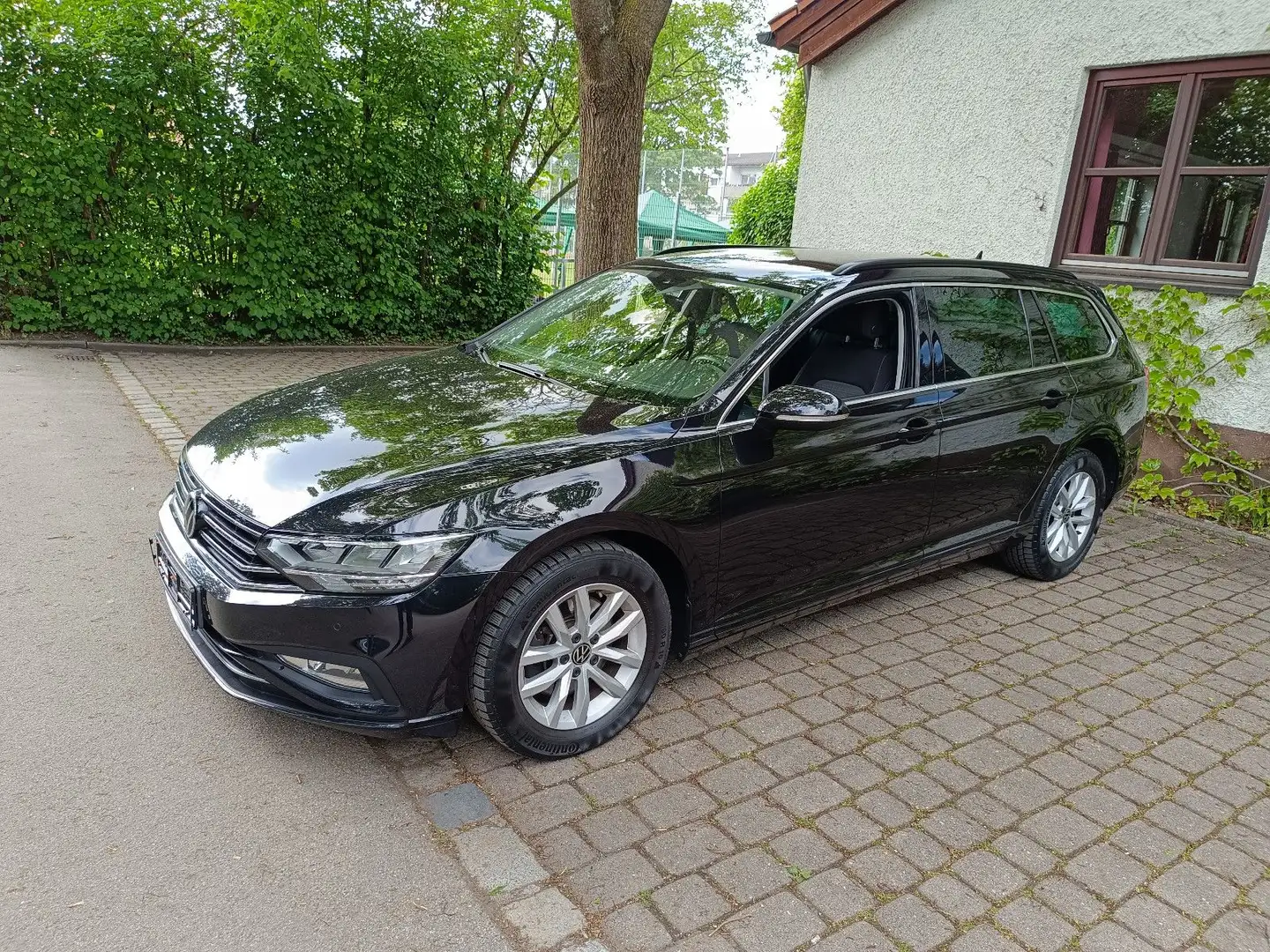 Volkswagen Passat Variant 1.5 DSG Business  "62700 km*AHK" Schwarz - 1