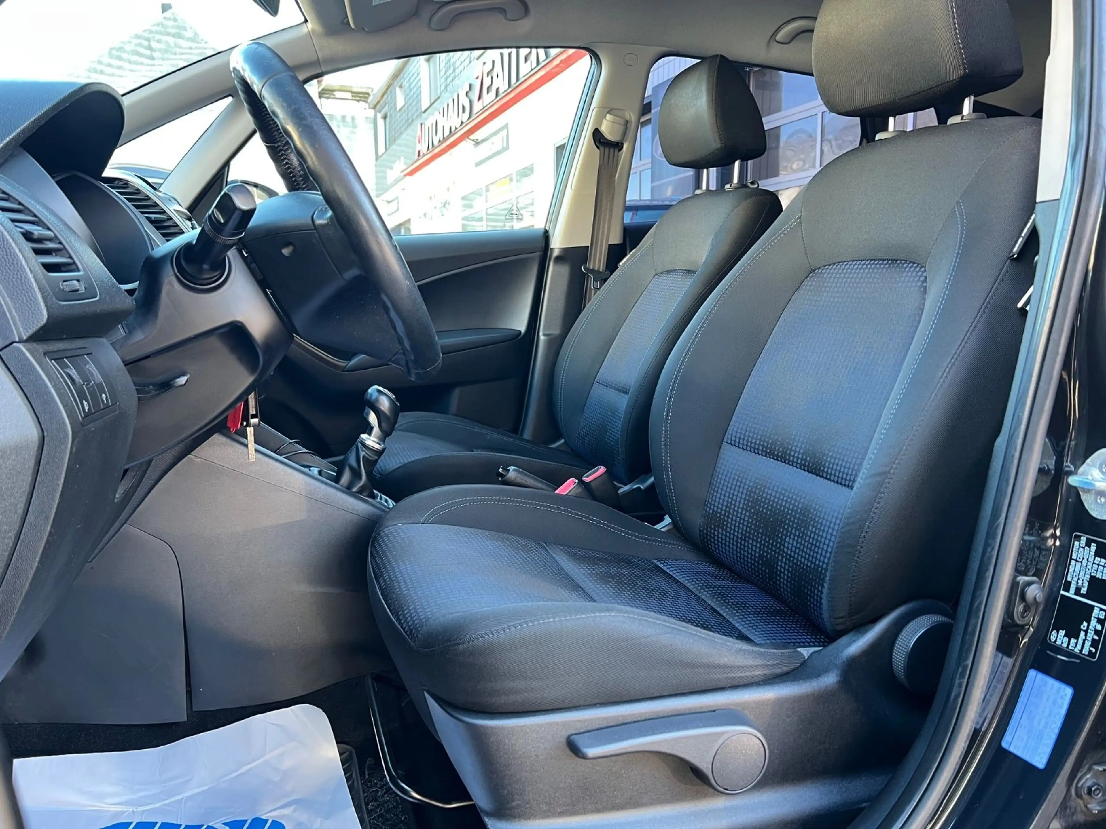 Hyundai iX20 Classic*Tüv*Inspektion*1.Hand* — photo 15