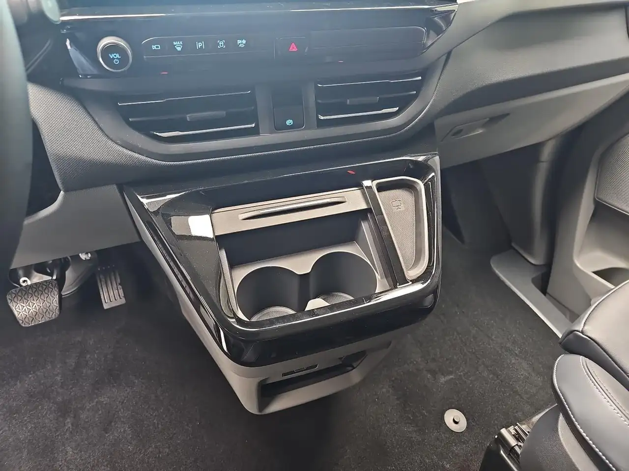 Ford Tourneo Custom TOURNEO CUSTOM 2.0 ECOBLUE AUTO. L1 TITANIUM X NAV 13