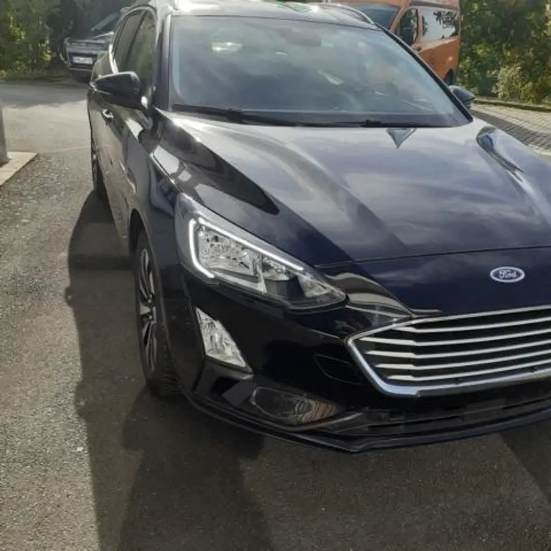 Ford Focus 1.0L Ecoboost Cool & Connect Schwarz - 2