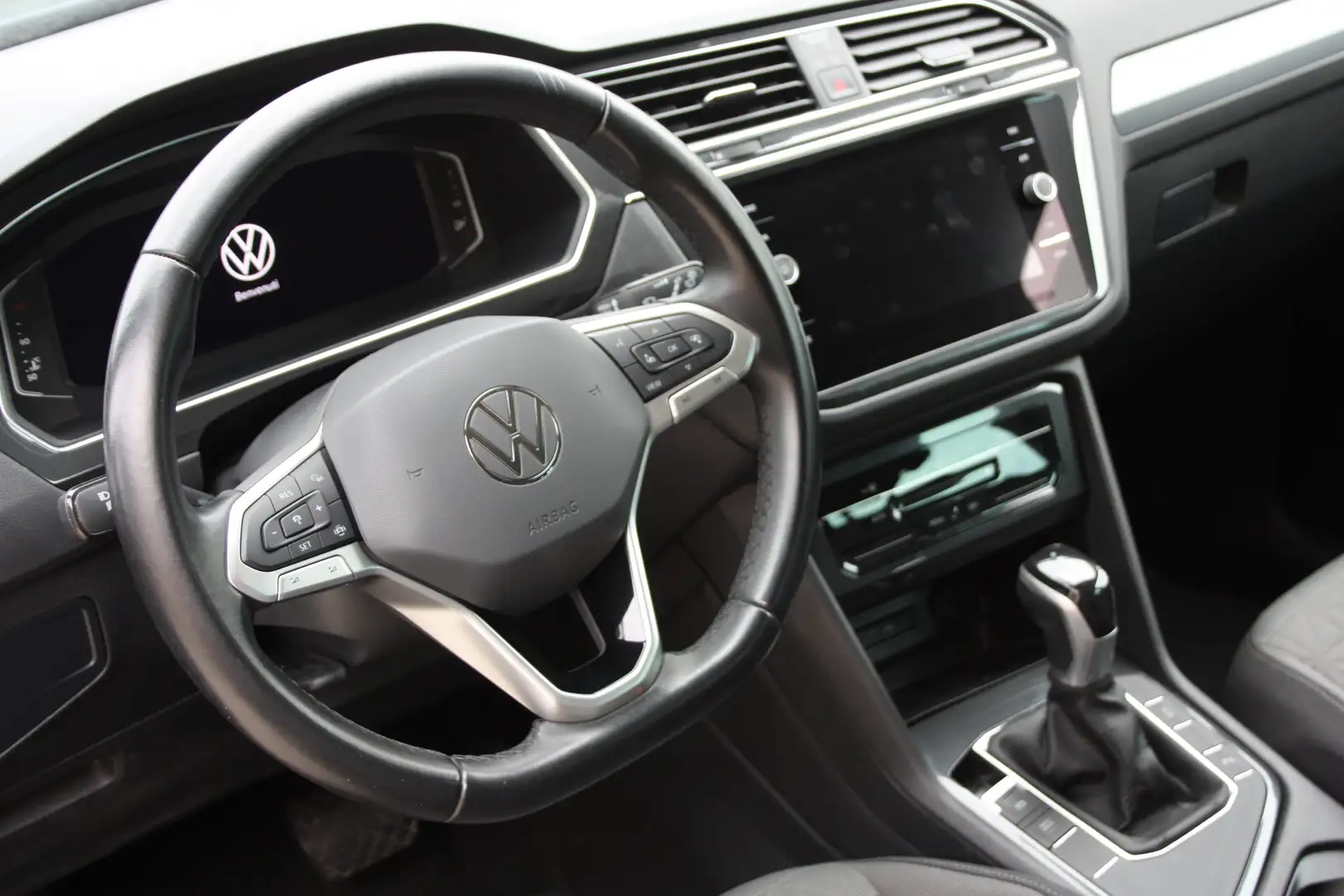 Volkswagen Tiguan 1.5 tsi Elegance 150cv dsg Blauw - 2