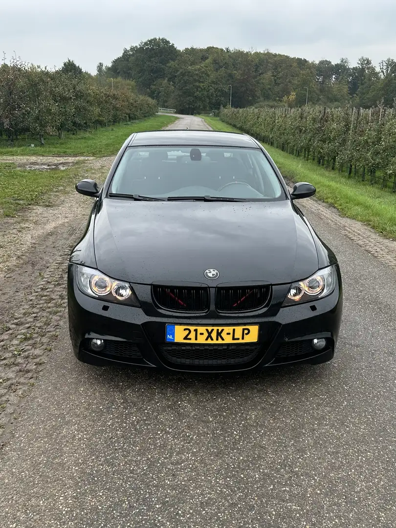 BMW 330 330i High Executive - moet weg ivm emigratie Zwart - 1