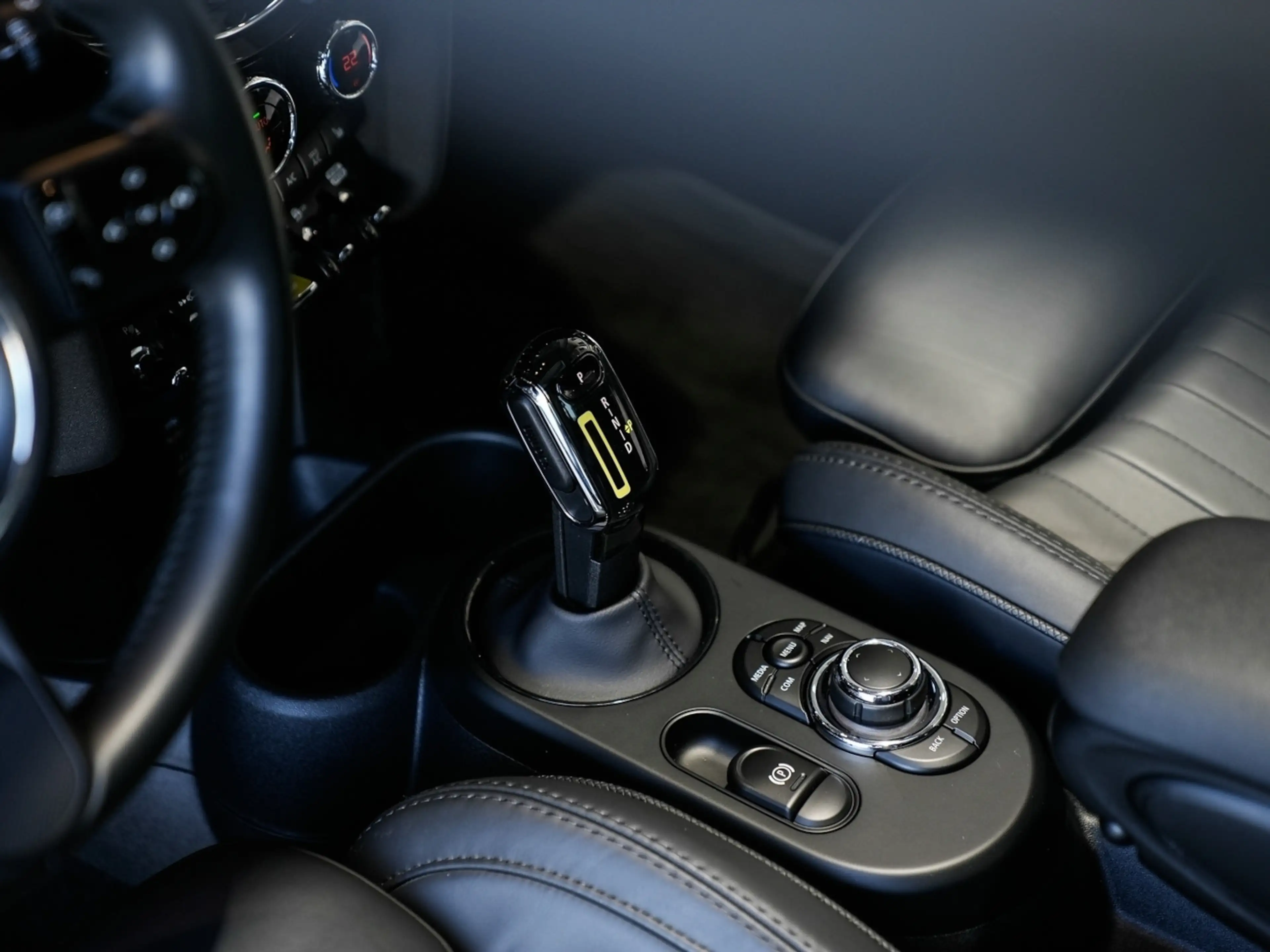 MINI Cooper SE Classic Trim Panorama Komfortzug. HUD — photo 13