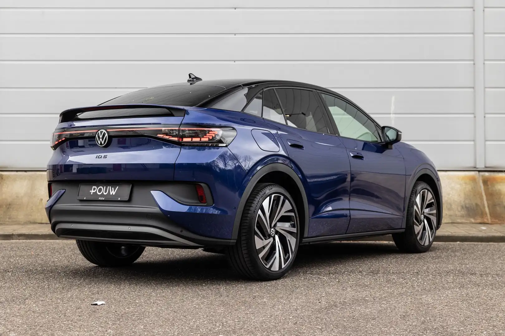 Volkswagen ID.5 286pk Pro Business 77 kWh | 21" Velgen | Trekhaak Blauw - 2