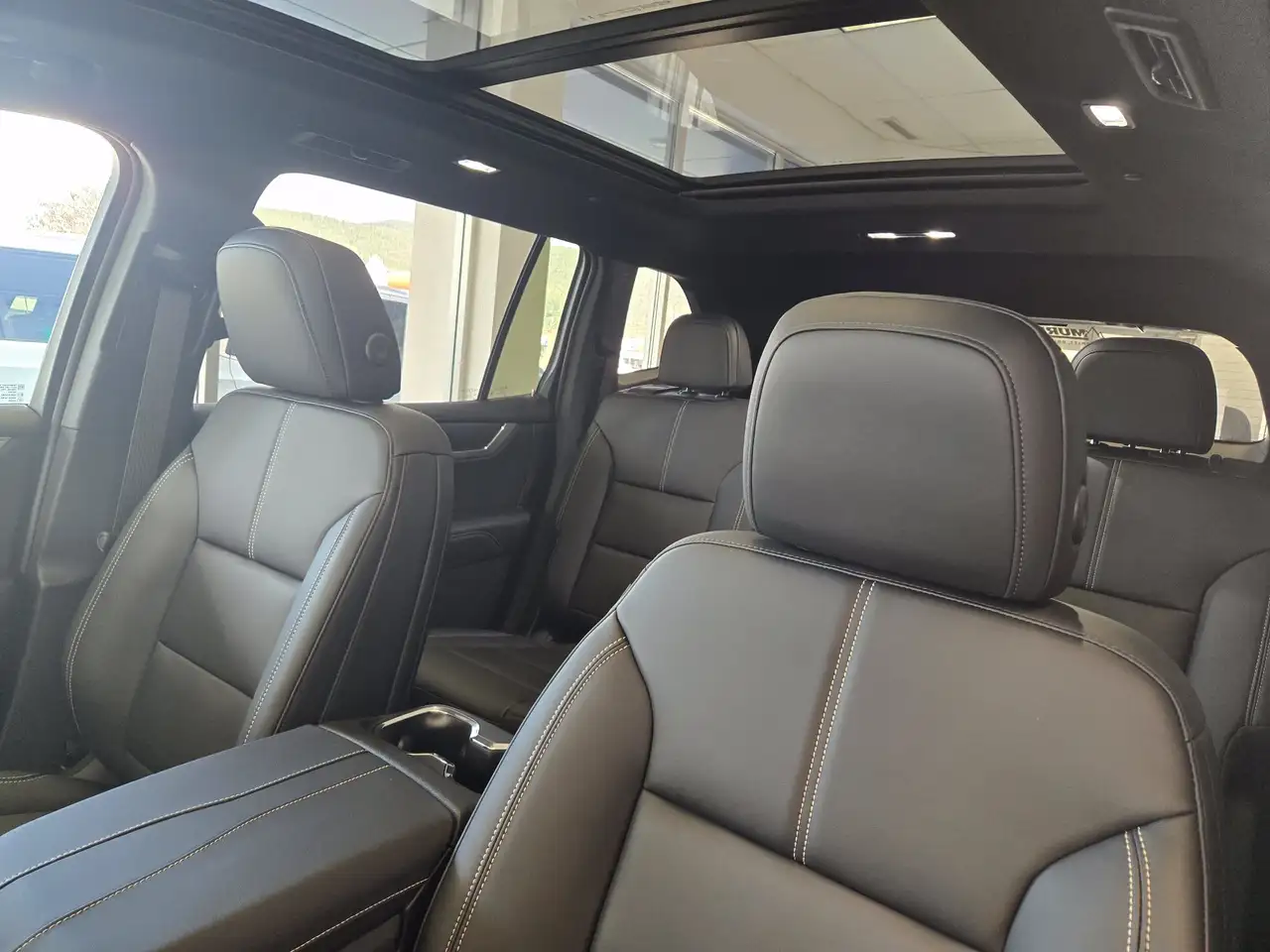 GMC Acadia снимка GMC Acadia