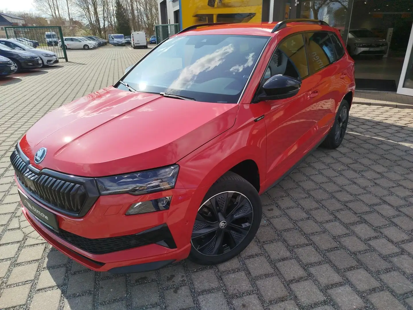 Skoda Karoq Sportline 1.5 TSI Navi,AHK,SHv+h,LH,Canton Soundsy Rot - 2