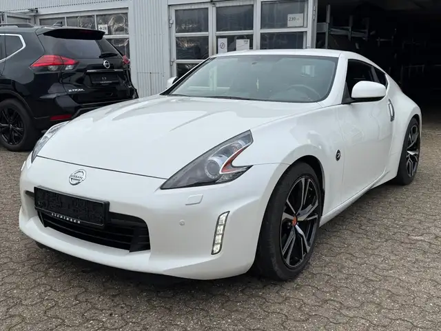 Nissan 370Z Premium Pack