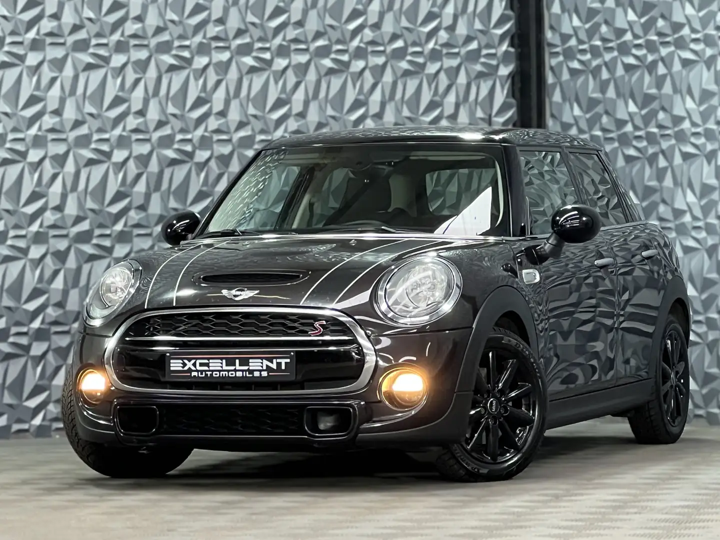 MINI Cooper S 2.0/UTiLiTAiRE/BLUETOOTH/PDC/GARANTIE 12 MOIS// Zwart - 1