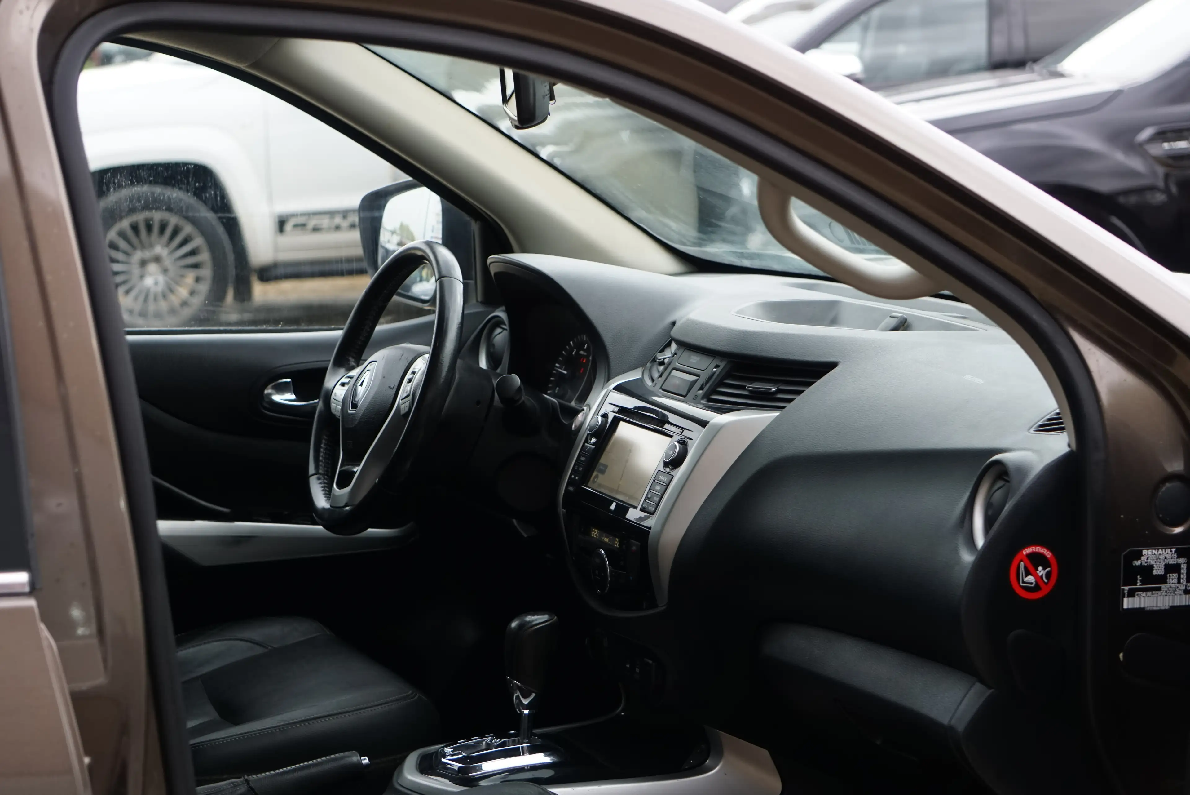 Renault Alaskan 2.3 dCi INTENS 4X4 TVA-BTW / 20652€ HTVA AUTO CAM360 — photo 9