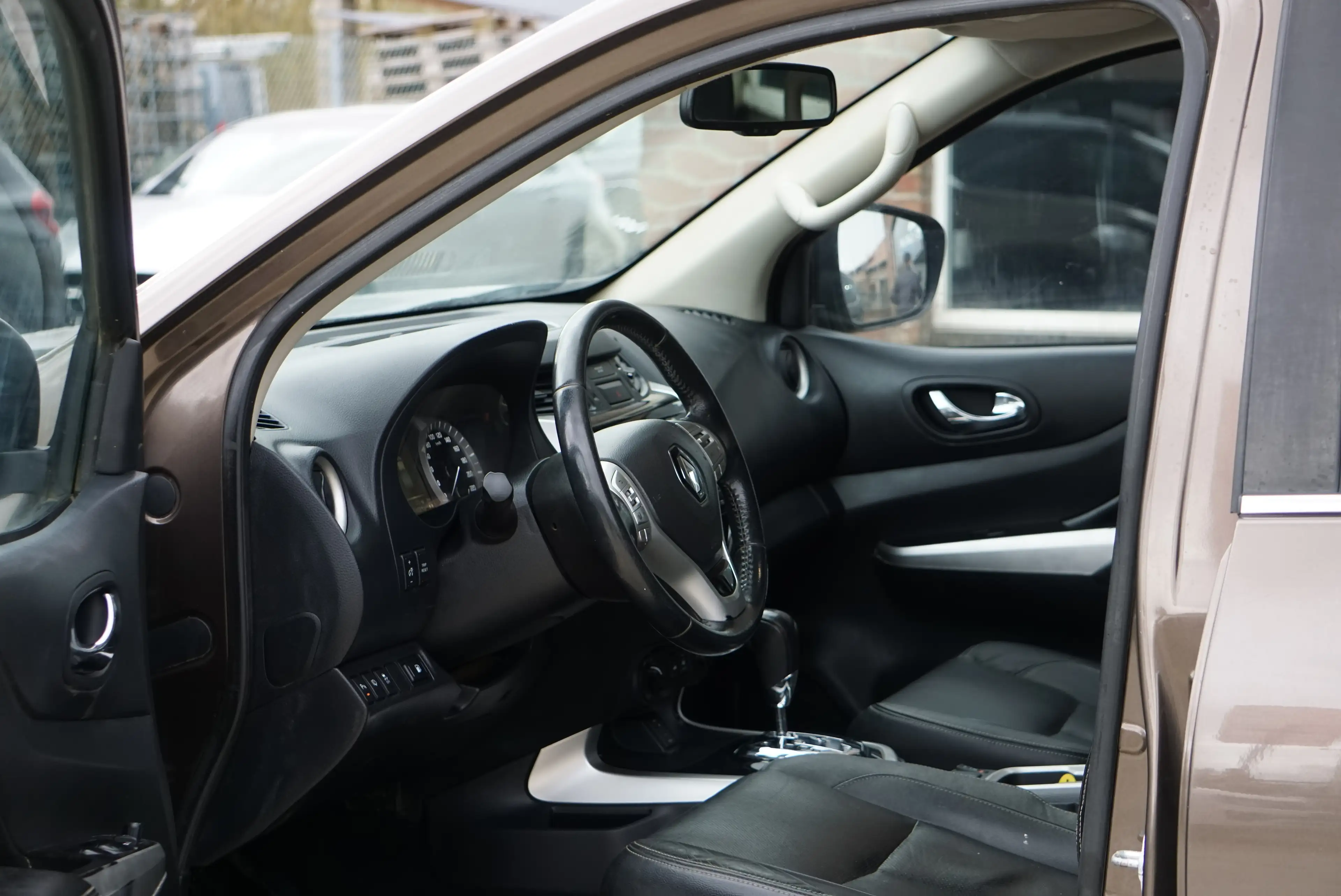 Renault Alaskan 2.3 dCi INTENS 4X4 TVA-BTW / 20652€ HTVA AUTO CAM360 — photo 5